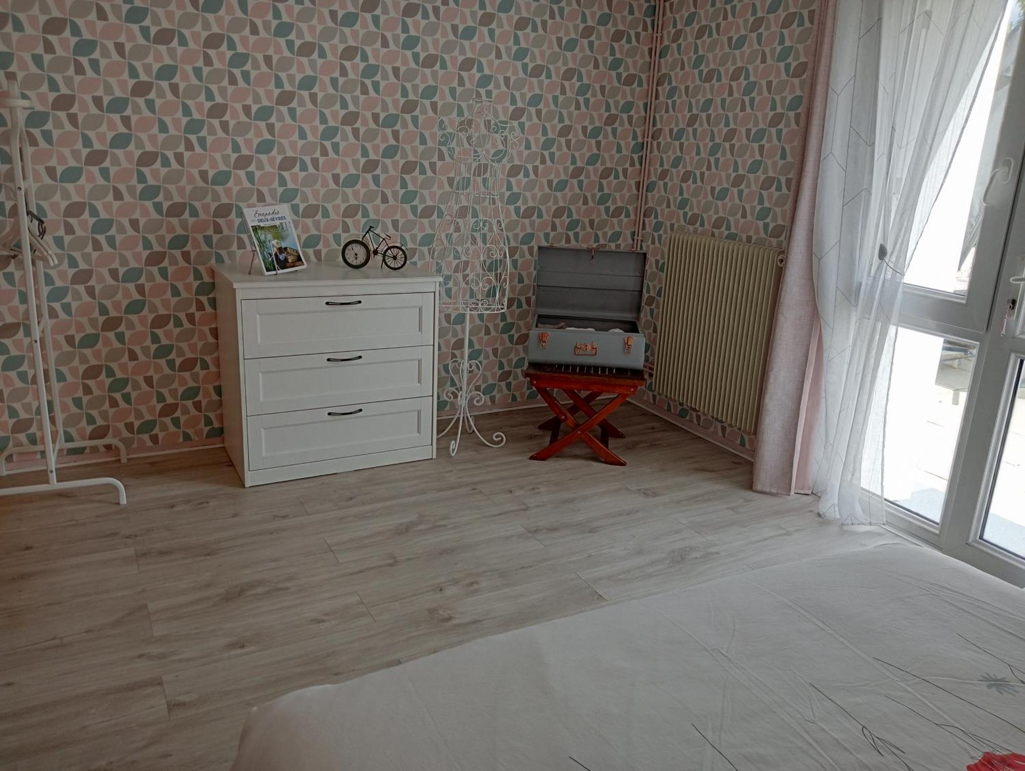 Chez Papinette, Proche Gare Et Centre, Pdj Compris Apartment Niort Bagian luar foto